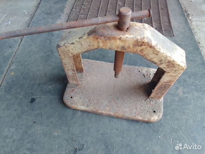 Пресс для жмыха рыбалки