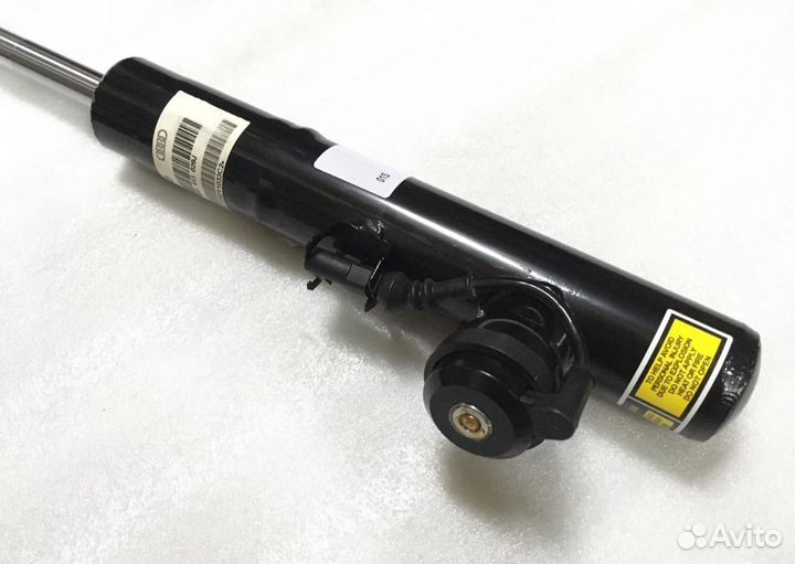 Амортизатор передний правый Audi Q5 8R 8R0413030J