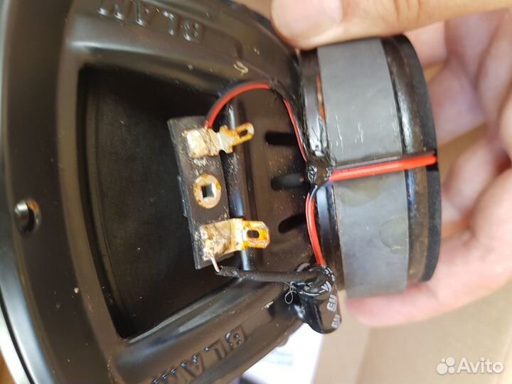 Акустические колонки в автомобили