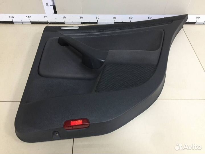 Обшивка двери задней правой Volkswagen Jetta 1K 20