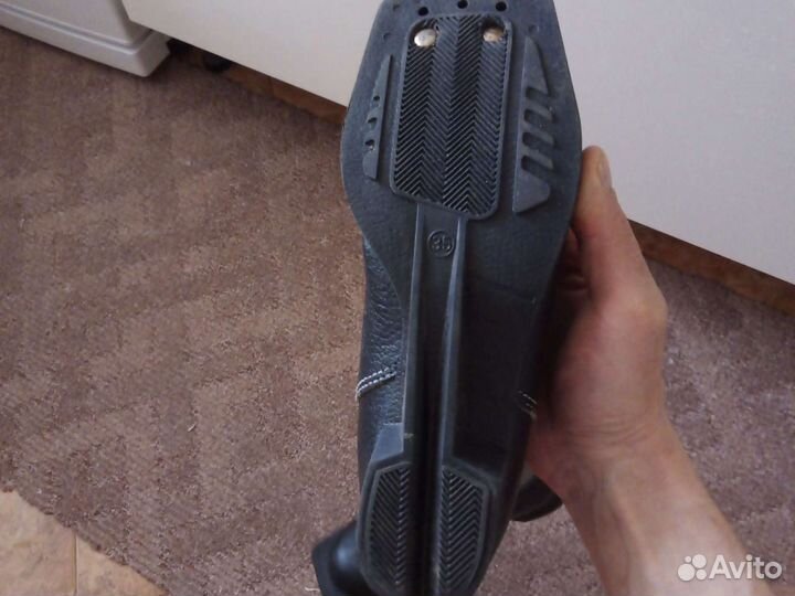 Лыжные ботинки