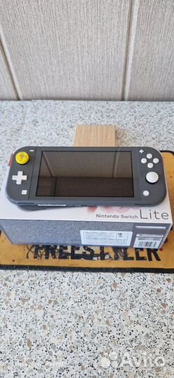 Nintendo switch lite(свич лайт)