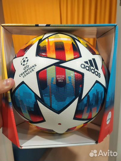 Футбольный мяч Adidas Лиги Чемпионов Питер OMB