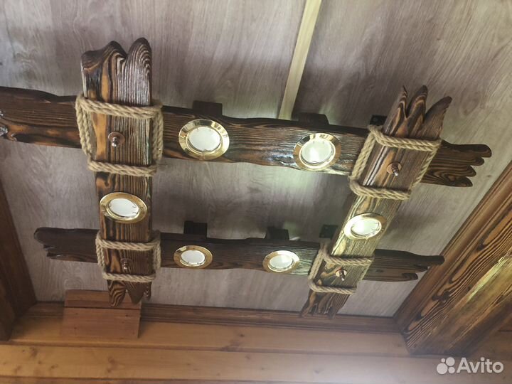 Люстра деревянная