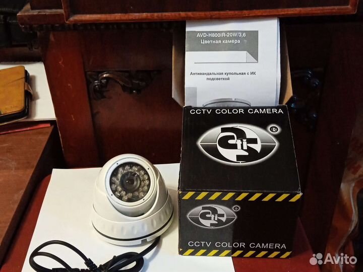 Камера видеонаблюдения, цветная, с подсветкой