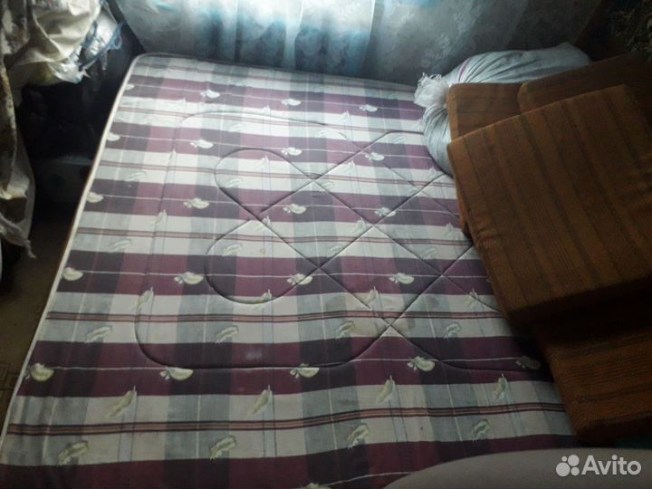 Кровать с матрасом(наматрасник в подарок) Пылесос