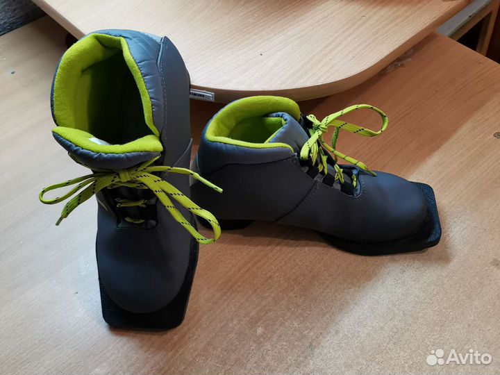Лыжные ботинки, 35 размер