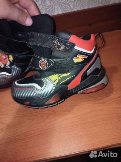 Кроссовки детские