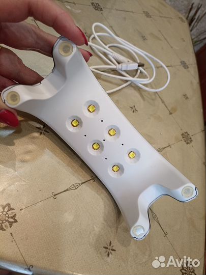 Маникюрная лампа