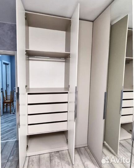 Шкаф по индивидуальному заказу высокий