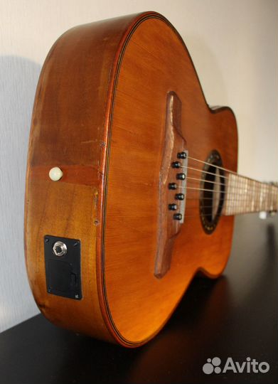 Гитара семиструнная трансакустическая