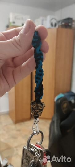 Браслеты и брелоки (темляки) из паракорда