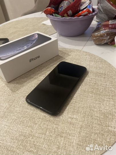 iPhone Xr, 64 ГБ