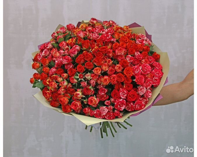 Букет из 35 высоких кустовых роз (Кения) 60-70 см