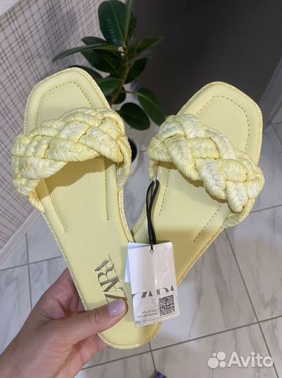 Шлепанцы Zara