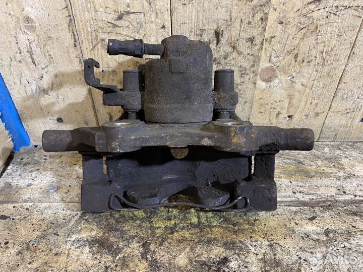 Суппорт передний левый VW Sharan, Galaxy