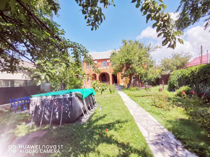 Дом 340 м² на участке 7 сот.