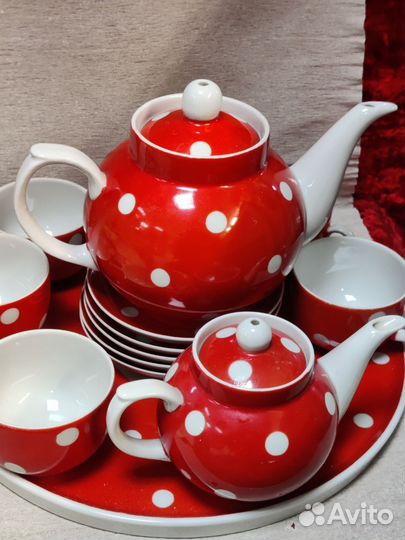 Чайно кофейный сервиз. Дулёво. Белый горошек