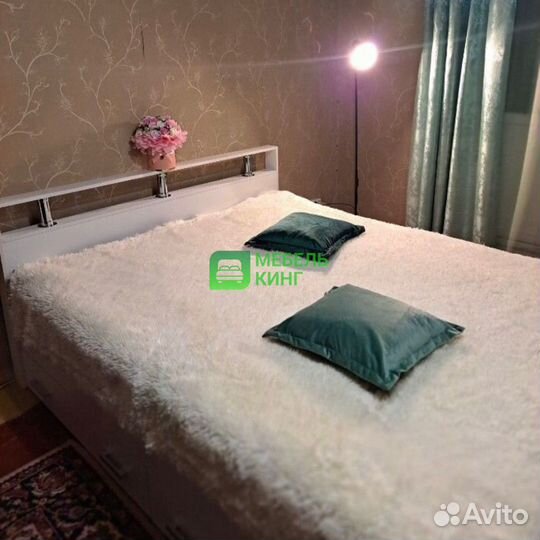 Кровать с матрасом