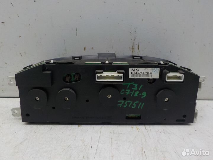 Б/У Б/У Щиток приборов (панель приборов) Nissan