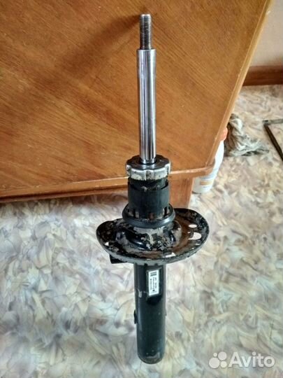 Передние стойки амортизатора2штуки