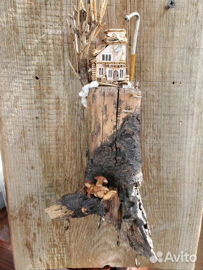 Ключница настенная из дерева