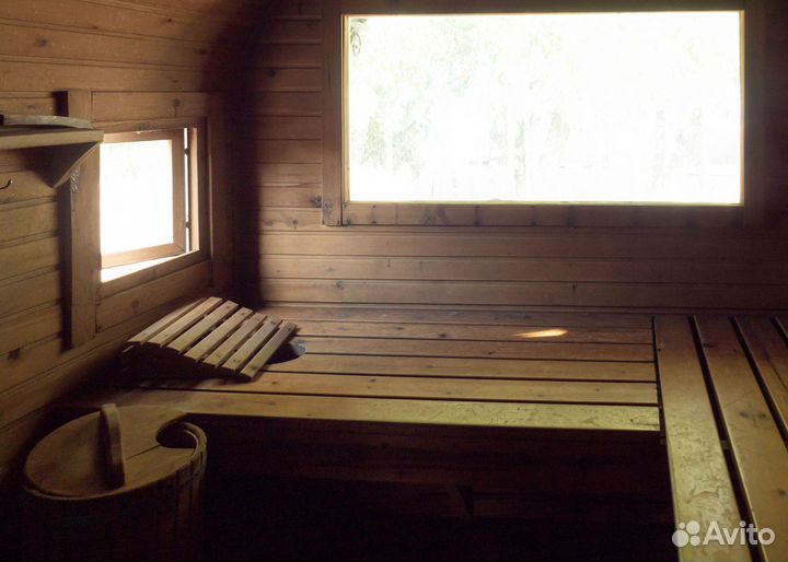 Баня на дровах у озера с купелью, для парения