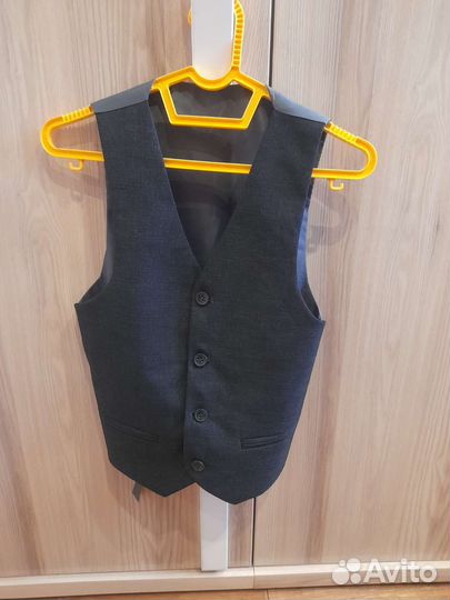 Школьный костюм для мальчика серый