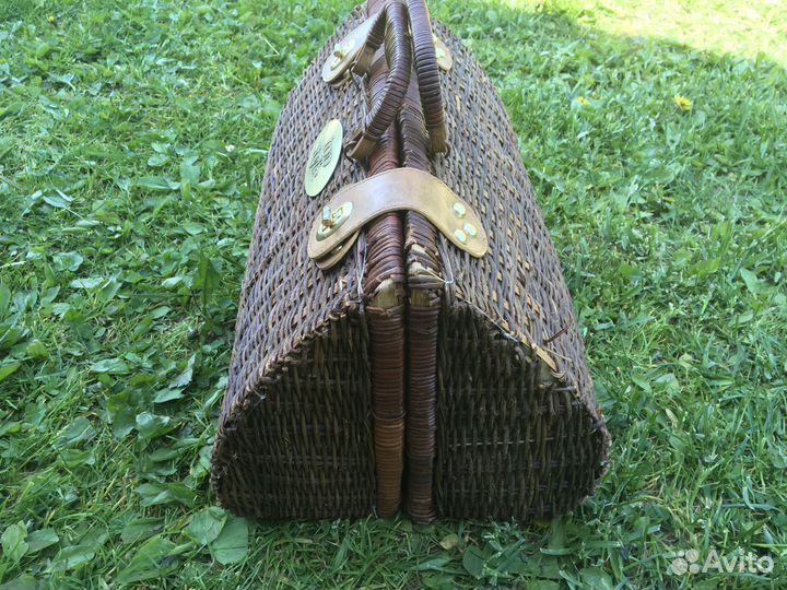 Корзина для пикника в форме саквояжа