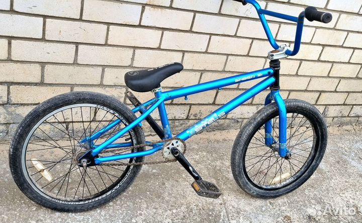 Трюковой велосипед BMX
