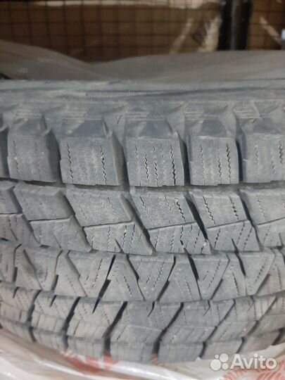 Bridgestone Blizzak 225/60 r17