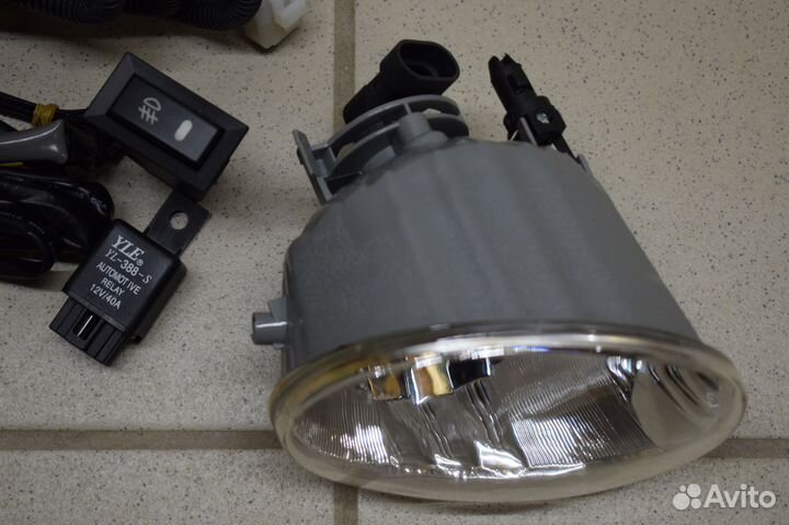 Toyota Rav-4 (2000-2005 г.) Фары противотуманные