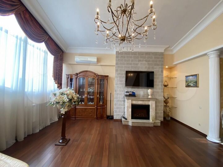 3-к. квартира, 130 м², 18/18 эт.