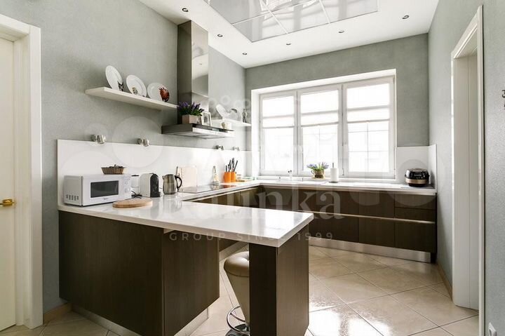 Дом 950 м² на участке 25 сот.