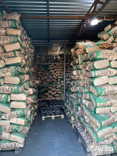 Древесный уголь в мешках