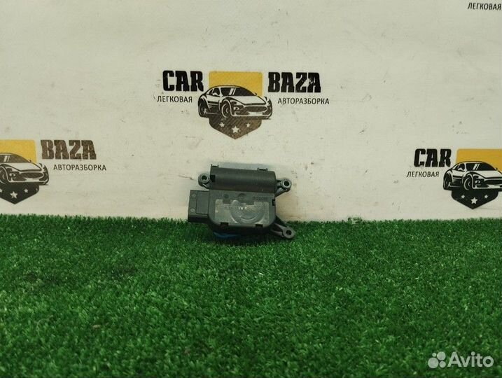 Моторчик привода заслонок отопителя