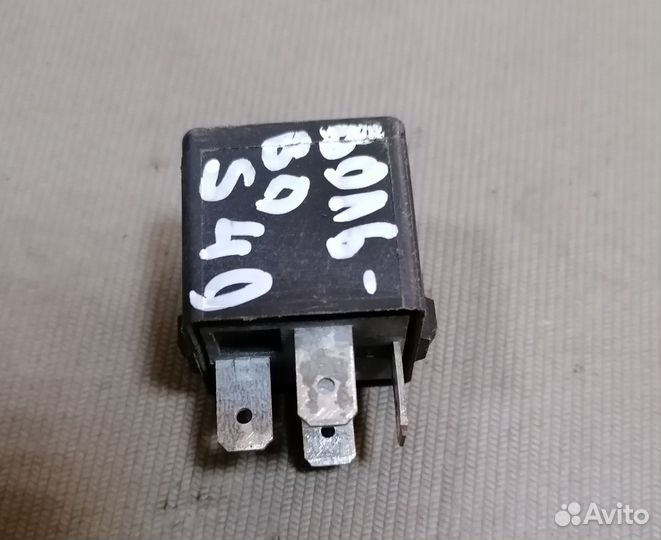 Реле MB953381 Mitsubishi Carisma / Volvo V40/S40