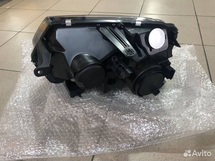 Фара (правая) Renault Duster от 2015 года