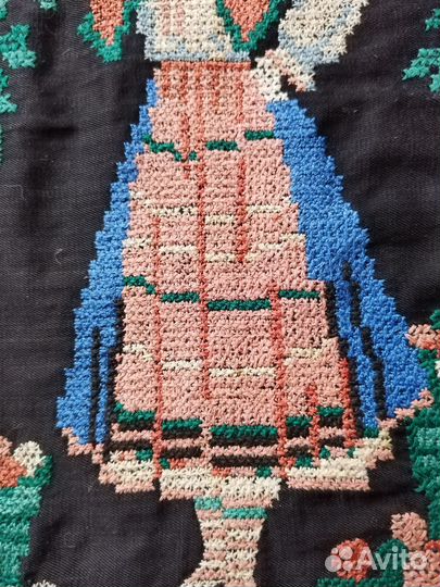 Старинная винтажная вышивка крестиком