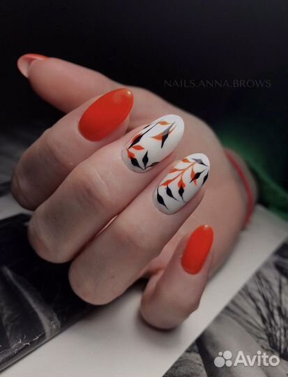 Оформление бровей/маникюр