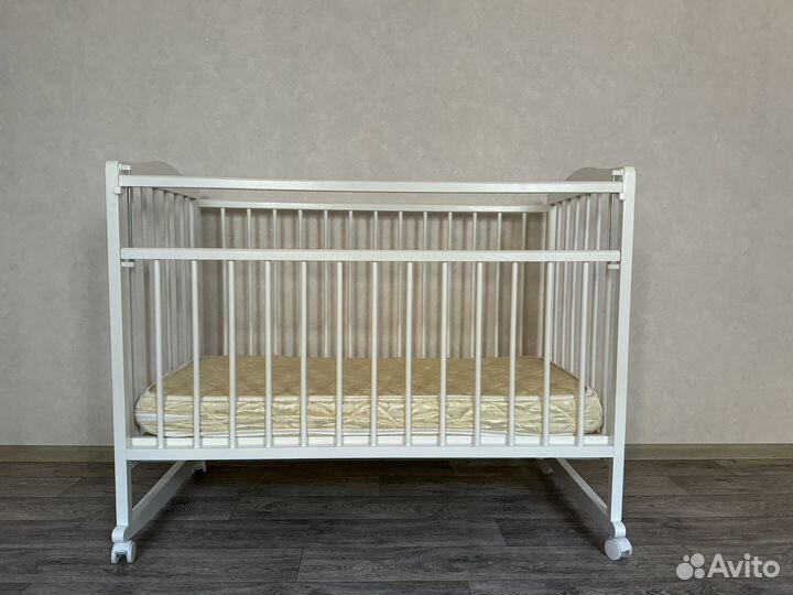 Кровать детская с матрасом