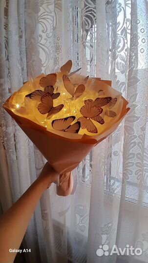 Букет из 19 бабочек