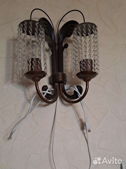 Люстры и светильник комплект