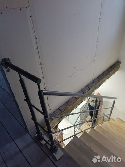 Лестница из металла на второй этаж