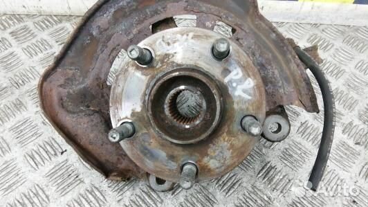 Ступица передняя правая toyota avensis T27 (95X06N