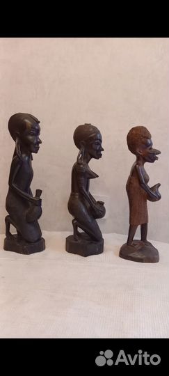 Фигурки из черного дерева