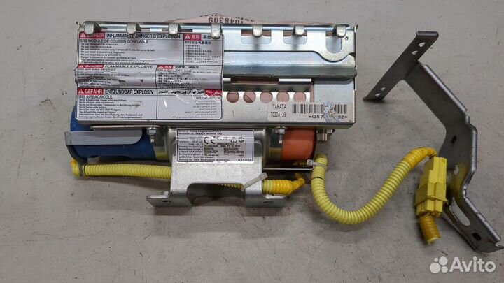 Airbag пассажира Mitsubishi Pajero, 2008