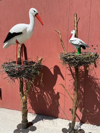 Садовая фигуру аист