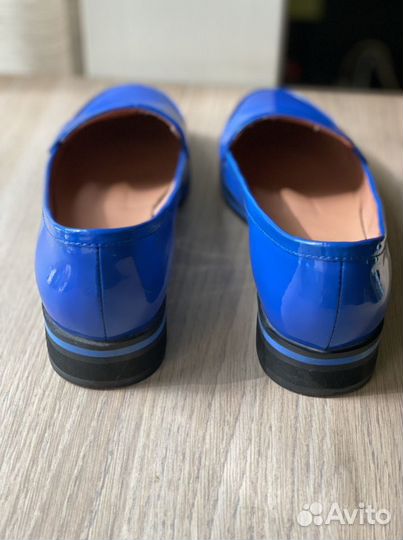 Лоферы женские 37р. Италия