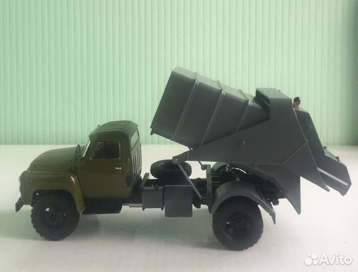 Модель мусоровоза 53М(Газ-53) 1:43 аист